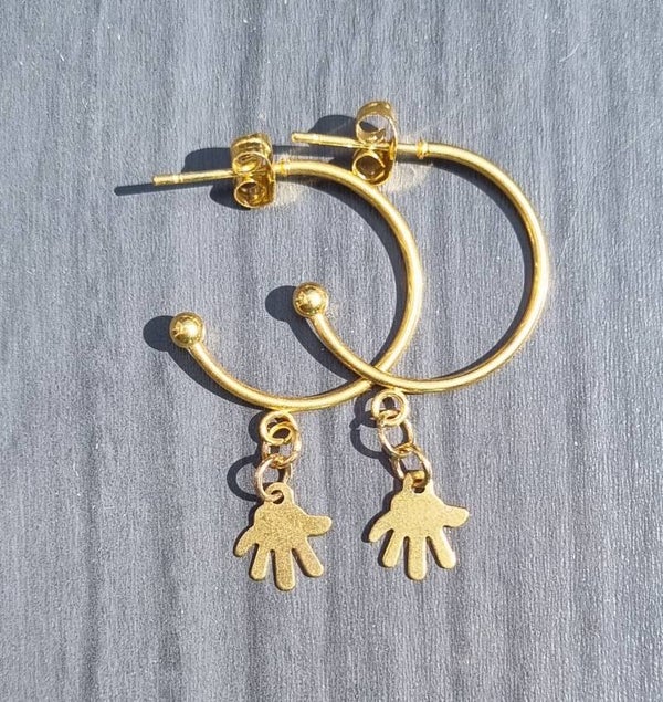 Minimalistische oorringen goudkleur met handjes