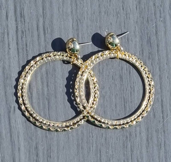 Grote oorringen goudkleur