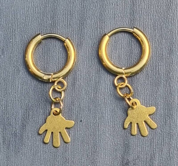 Minimalistische oorringetjes goud met handjes