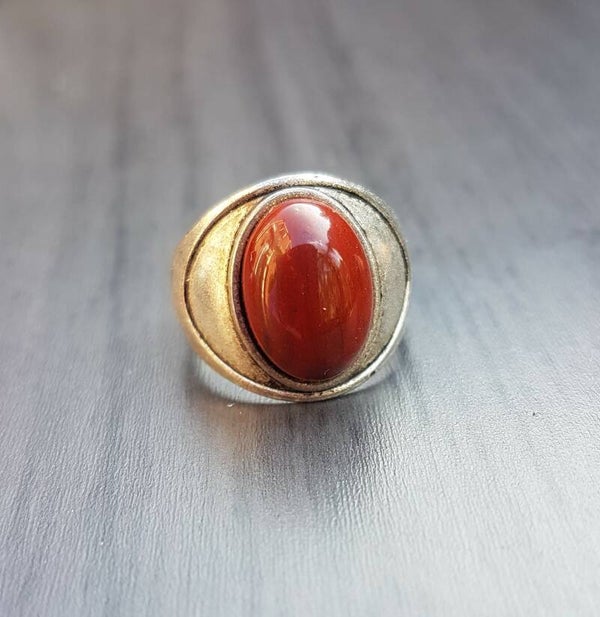 Ring antiek zilverkleur met rode jaspis