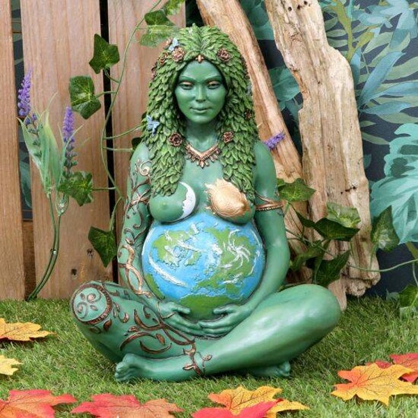 Beeld Moeder aarde  Large Mother earth Gaia