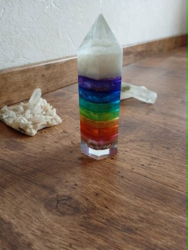 7-Chakra Orgoniet Obelisk – Met de hand gemaakt | Atelier Mystique