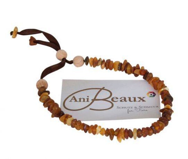 Barnsteen honden- en/of kattenhalsband van het befaamde Duitse merk "Anibeaux".