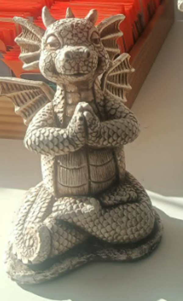 Tuinbeeld Mediterende Draak - Beton