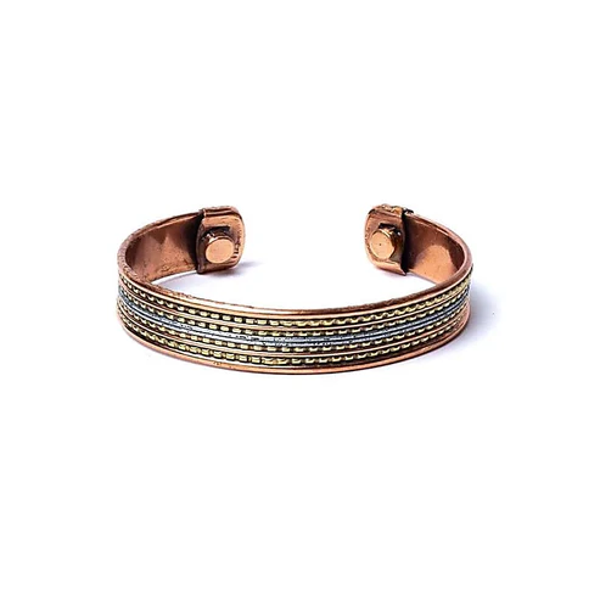 Koperen magneetarmband met lijnenpatroon - 6,5 cm | Atelier Mystique