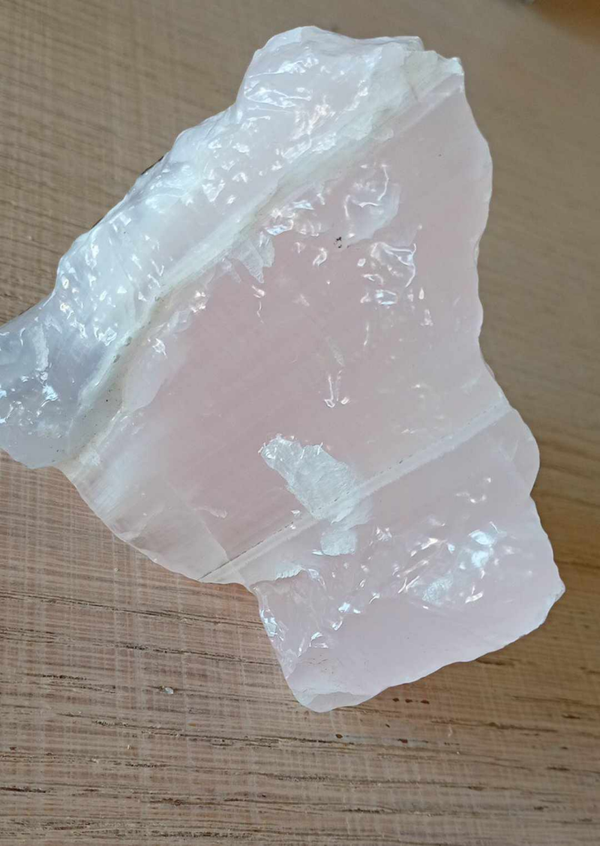 Calciet roze ruw 451gram