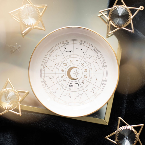 Off White Astrology Wheel Sieradenschotel – Celestial Design met Gouden Details