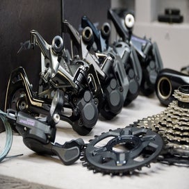 shimano-12-speed-mountain-bike-group-feature-comparison.jpg