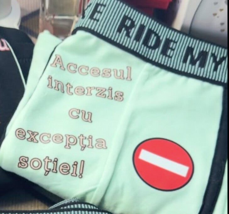 Accesul interzis