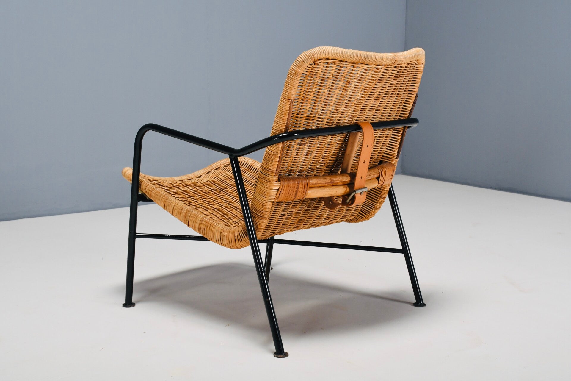Dirk van Sliedregt low-back 'Belt Chair', 1954.