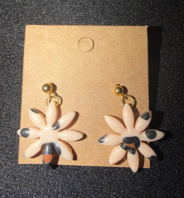 Modèles marguerite léopard.