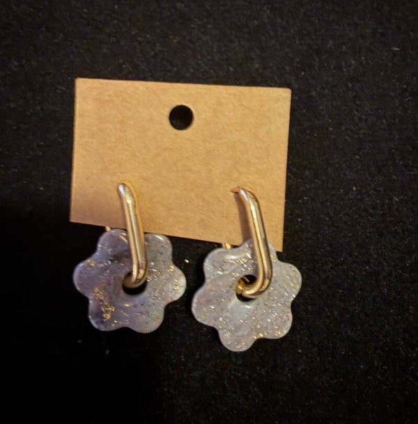 Modèles anémone grise pailletés?