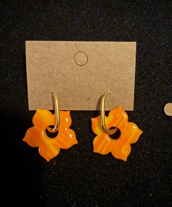 Modèles lys orange et jaune.