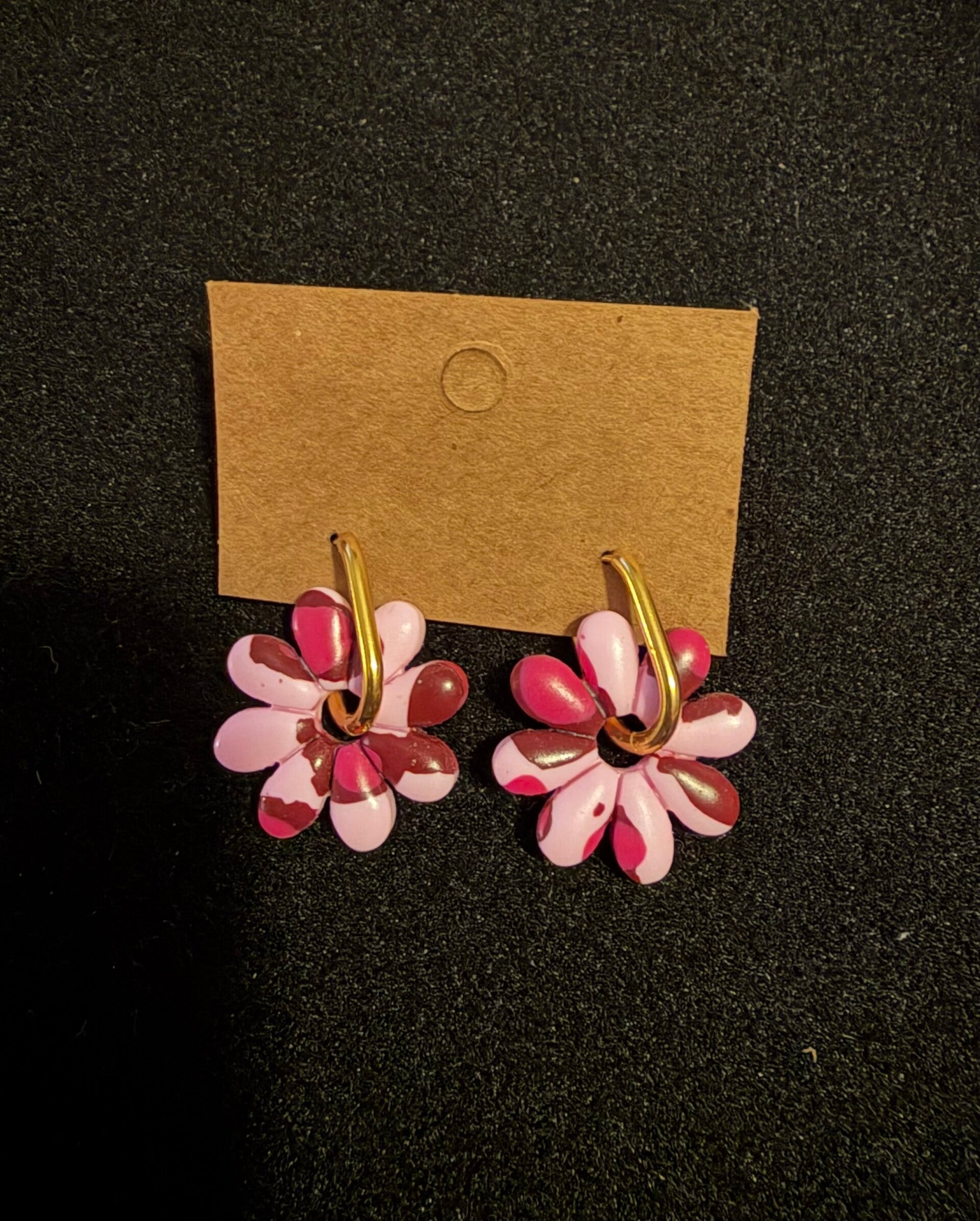 Modèles Lila blanche rose et bordeaux.