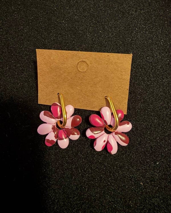 Modèles Lila blanche rose et bordeaux.