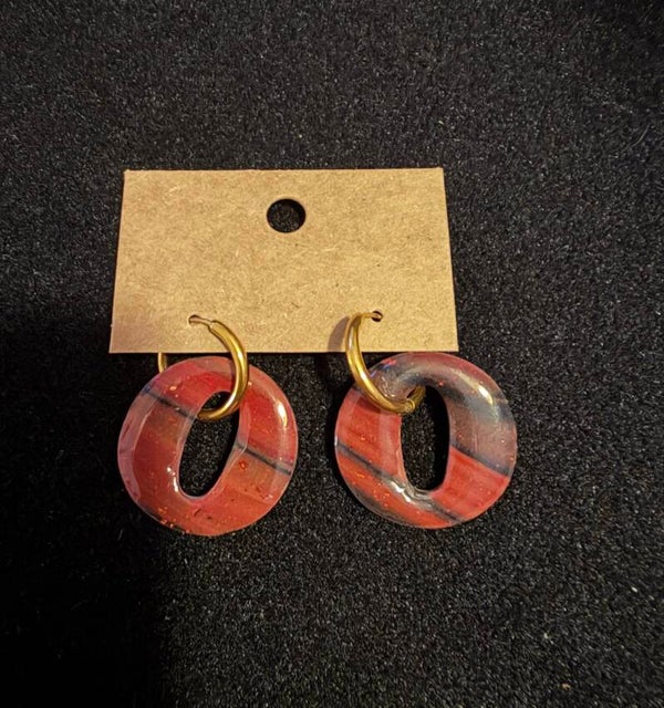 Modèles Mona marron et noir.