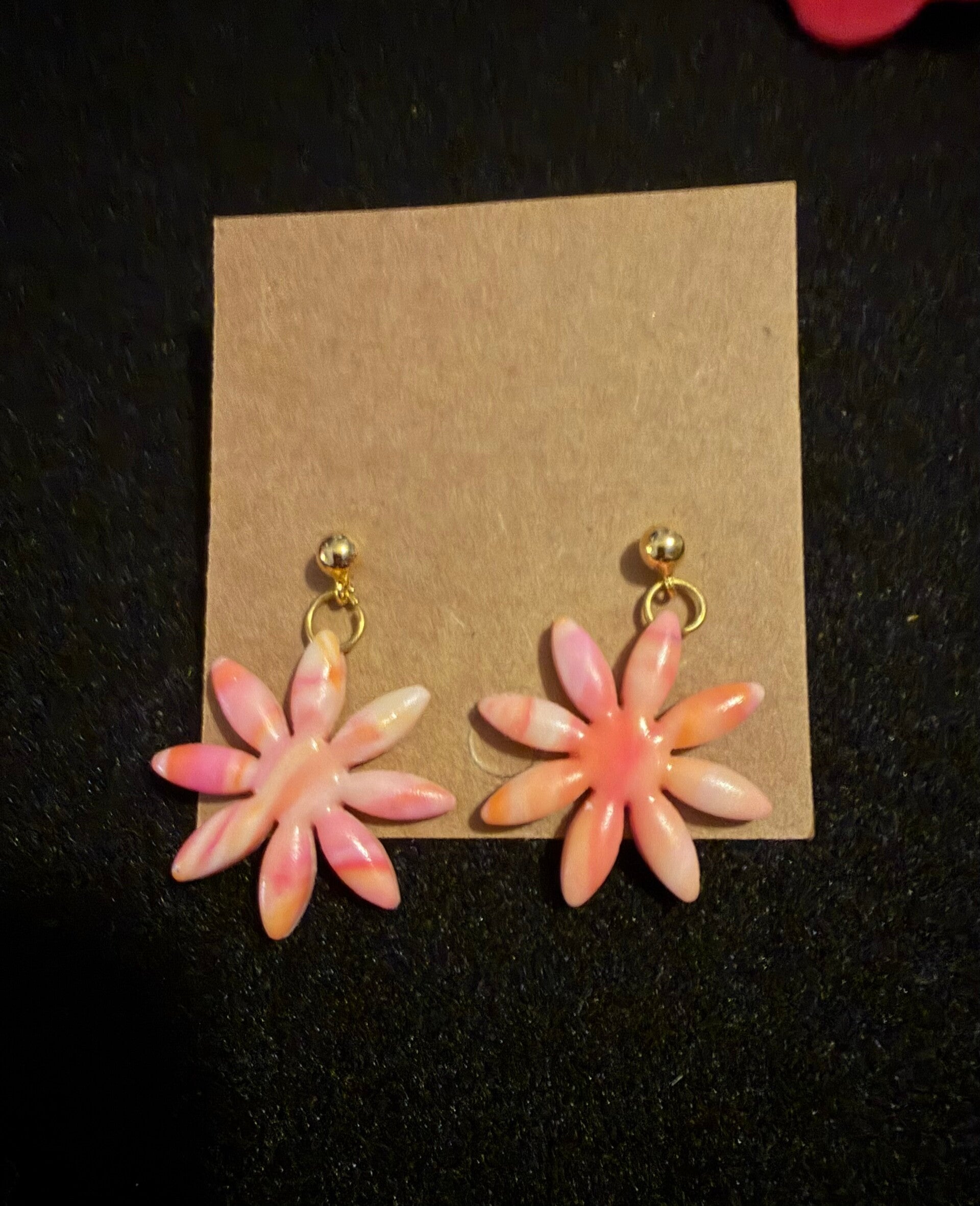 Modèles marguerite rose blanche et orange.