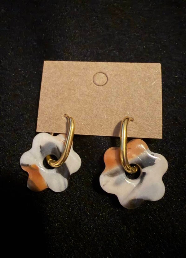 Modèles anémone blanche marron et noir.