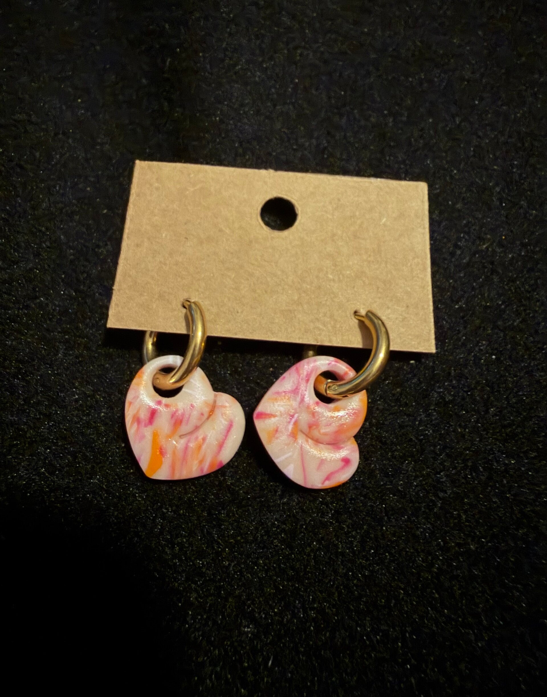 Modèles coeur blanc rose et orange.