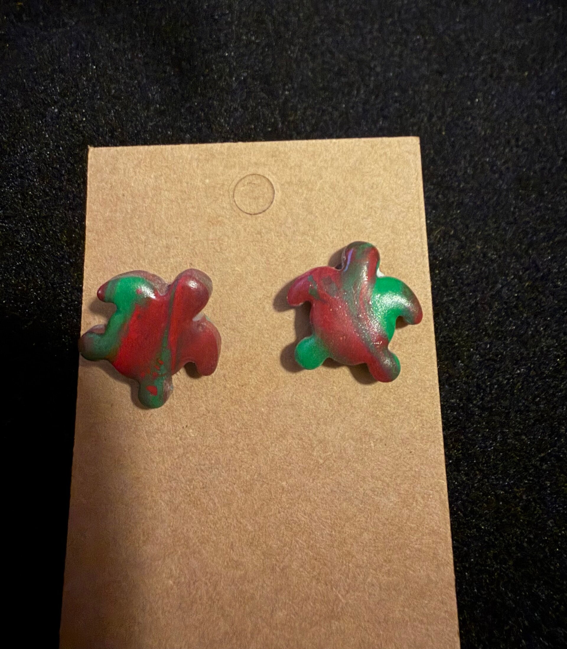 Modèles tortue rouge et verte.