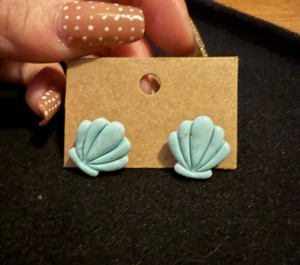 Modèles coquillage bleu.