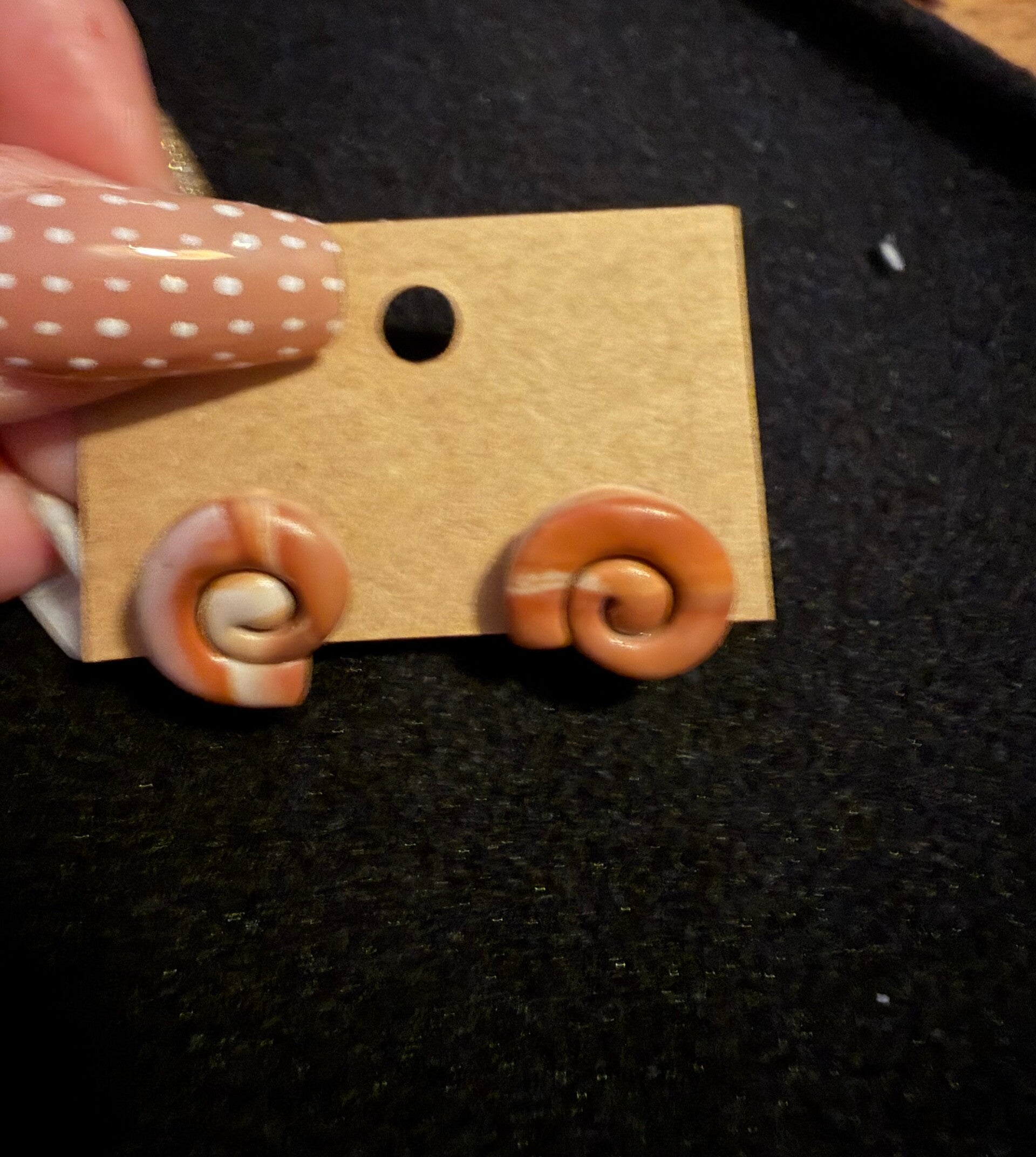 Modèles escargot marron et blanc.