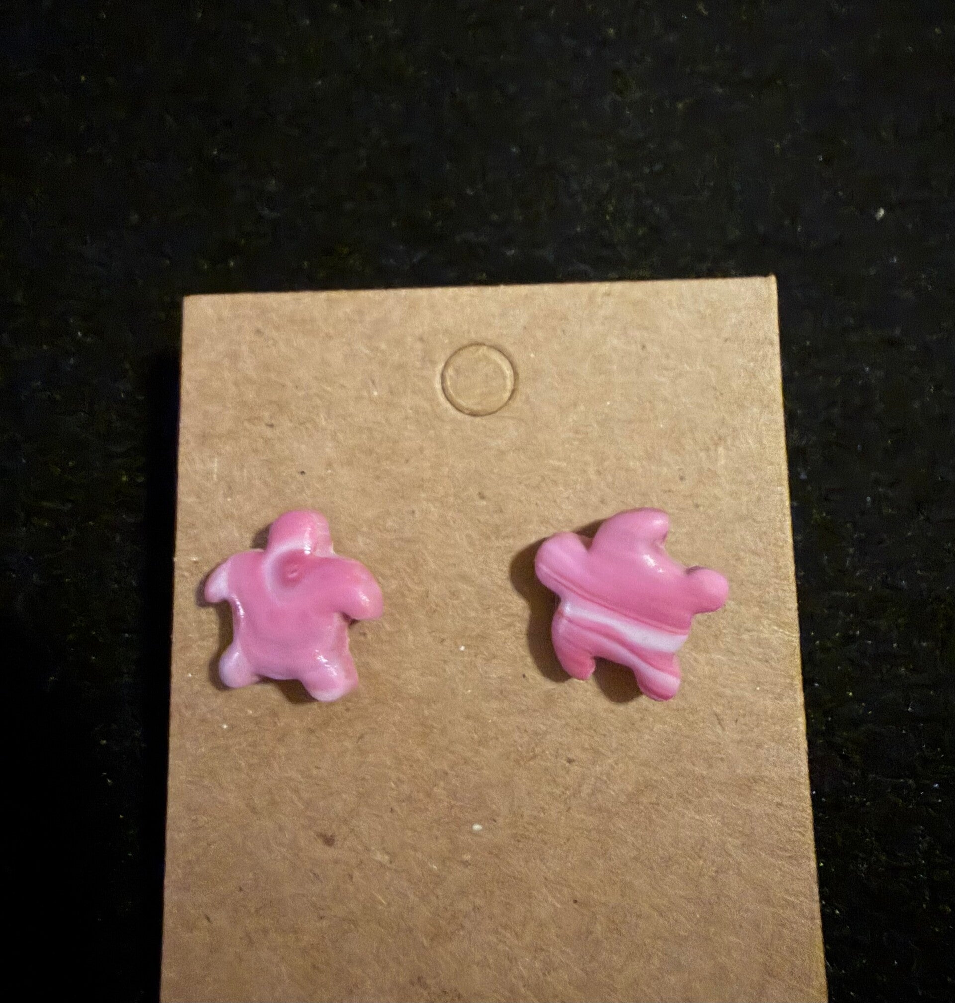 Modèles tortue rose et blanche.