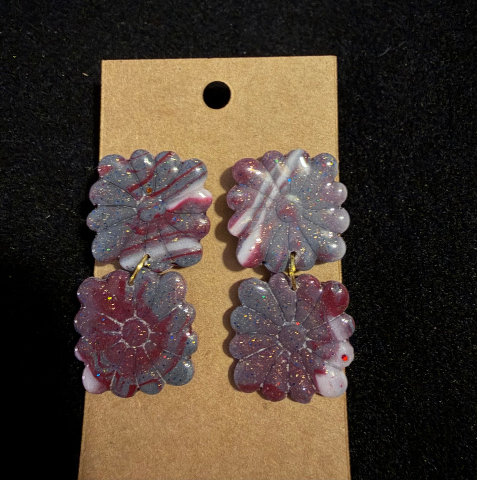 Modèles Perrine gris blanc et bordeaux.