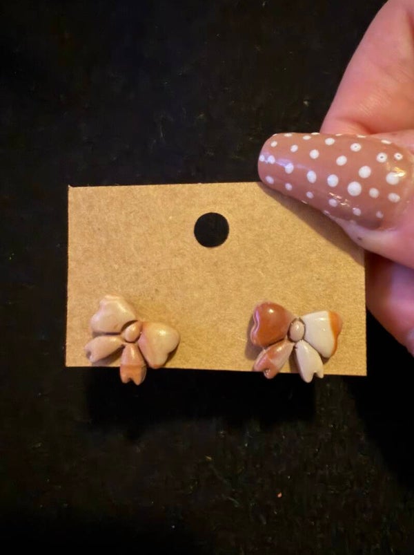 Modèles Noeud blanche et marron.