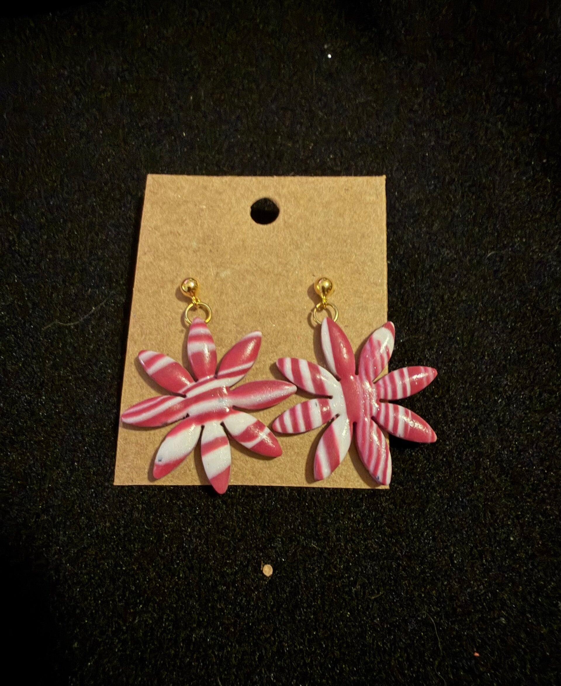 Modèles marguerite rose et blanche.