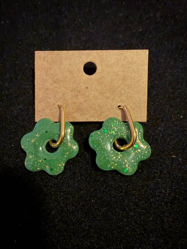 Modèles anémone verte pailletés.