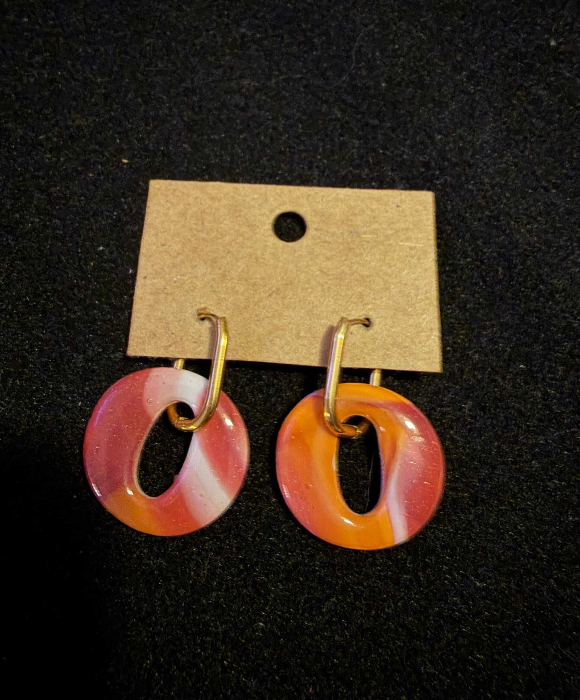 Modèles mona blanc orange et bordeaux