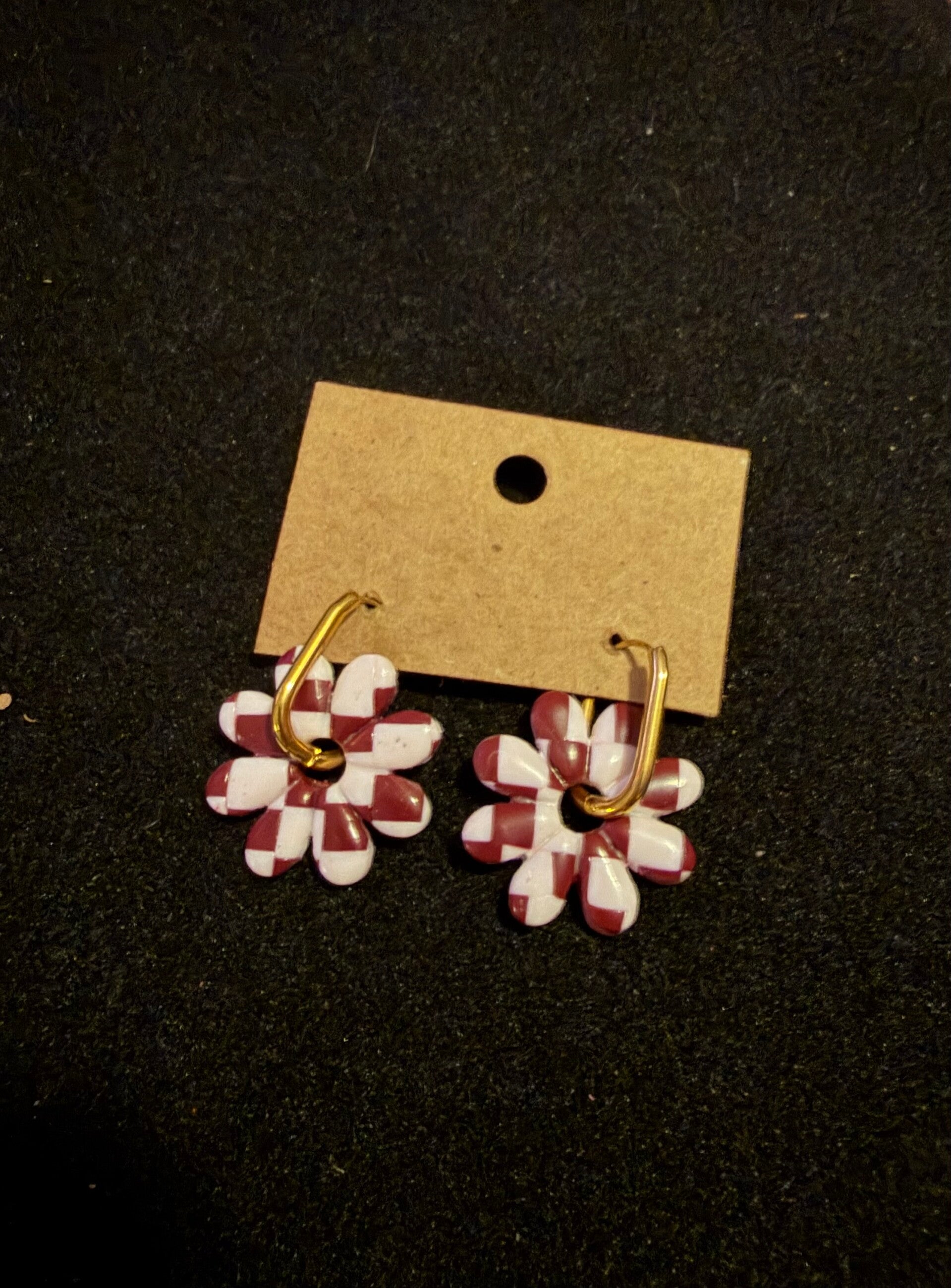 Modèles Lila blanche et bordeaux.