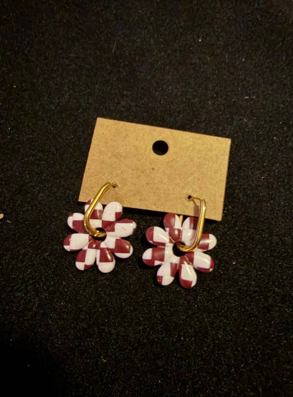 Modèles Lila blanche et bordeaux.