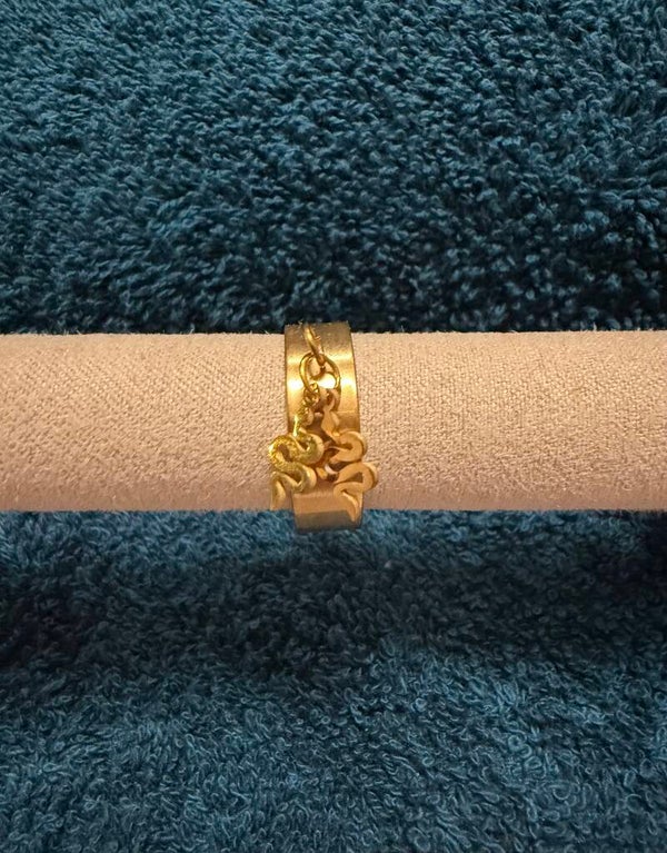 Bague a breloque serpent.