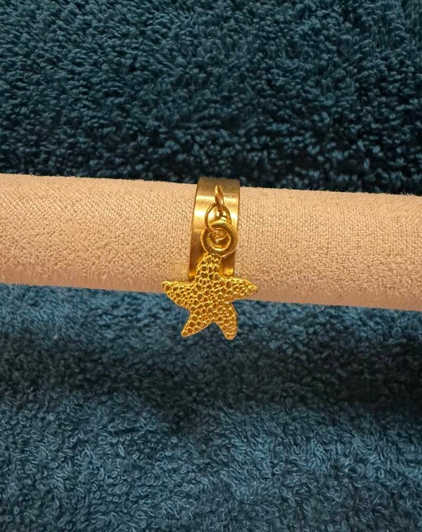 Bague a breloque étoile de mer.