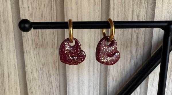 Boucles d’oreilles cœur.