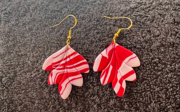 Boucles d’oreilles Feuilles rose et blanche.