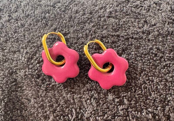 Boucles d’oreilles Anémone violette.