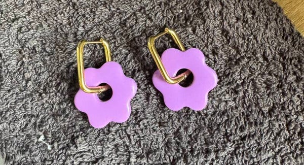 Boucles d’oreilles Anémone violette.