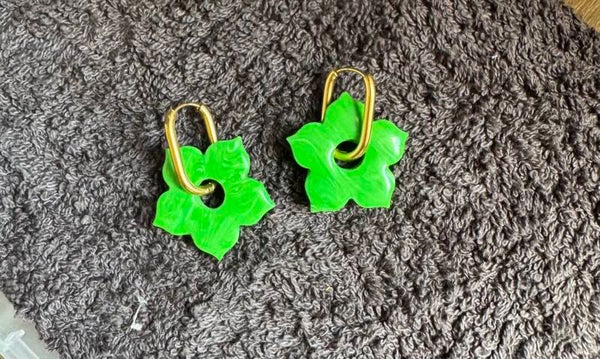 Boucles d’oreilles Lys verte.