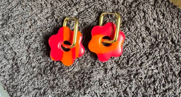 Boucles d’oreilles Anémone rouge et oranges.