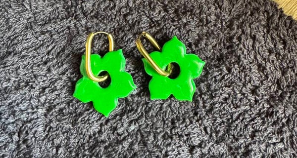 Boucles d’oreilles Lys verte.