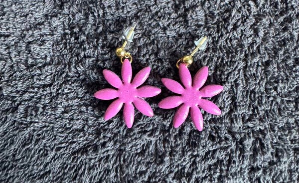 Boucles d’oreilles Marguerite  violette.