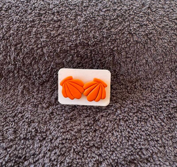 Boucles d’oreilles Coquillages orange.