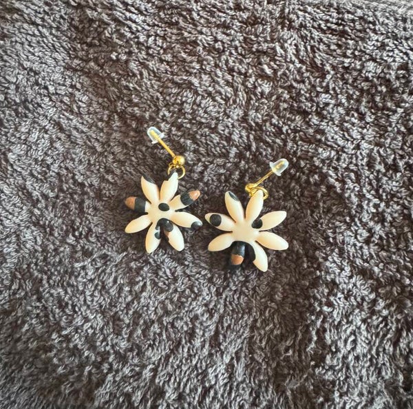 Boucles d’oreilles Marguerite léopard.