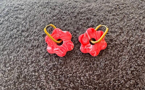 Boucles d’oreilles Anémone rouge et blanche.