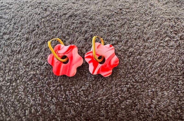 Boucles d’oreilles Anémone rouge et blanche.