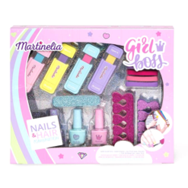 Girls nails & hair combination
