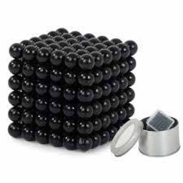 Zwarte magneetbolletjes